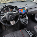 Инсталирана Android мултимедия в Mazda 2 2007-2014, изглед към таблото и екрана