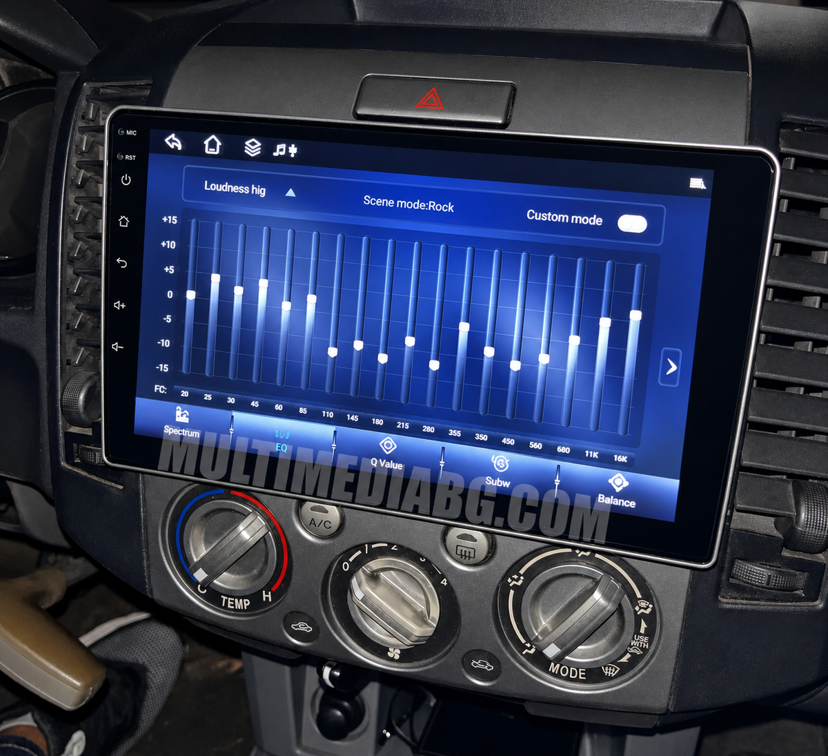 Android навигация, монтирана в таблото на Ford Ranger 2006-2010, изглед към централната конзола