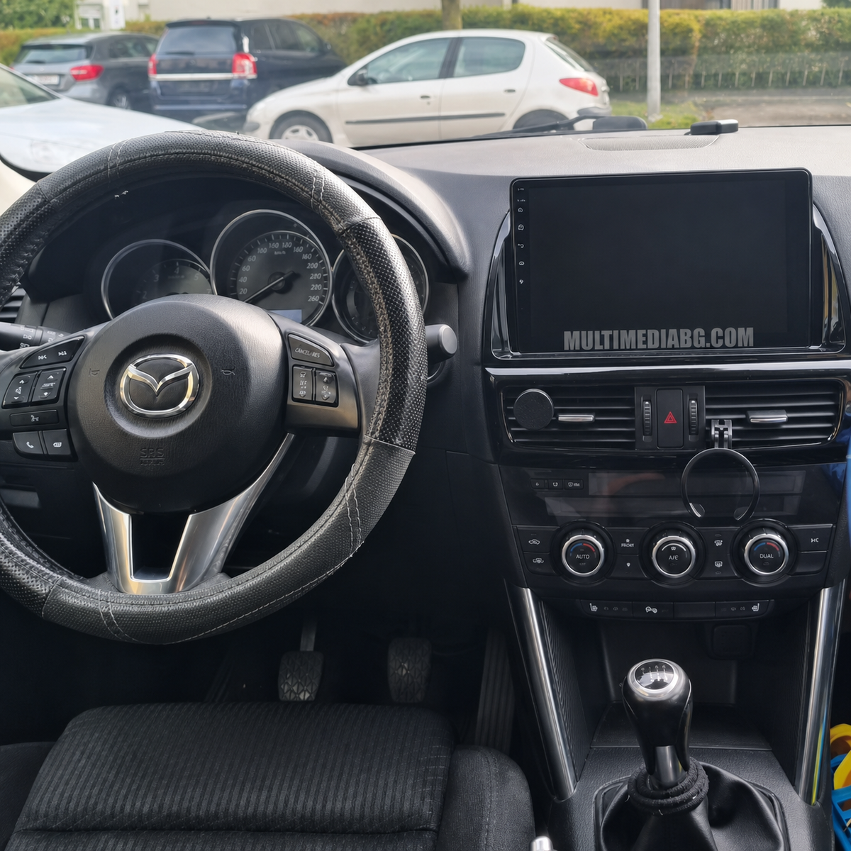Инсталирана Android мултимедия в Mazda CX-5 (2012-2015), изглед към таблото и екрана