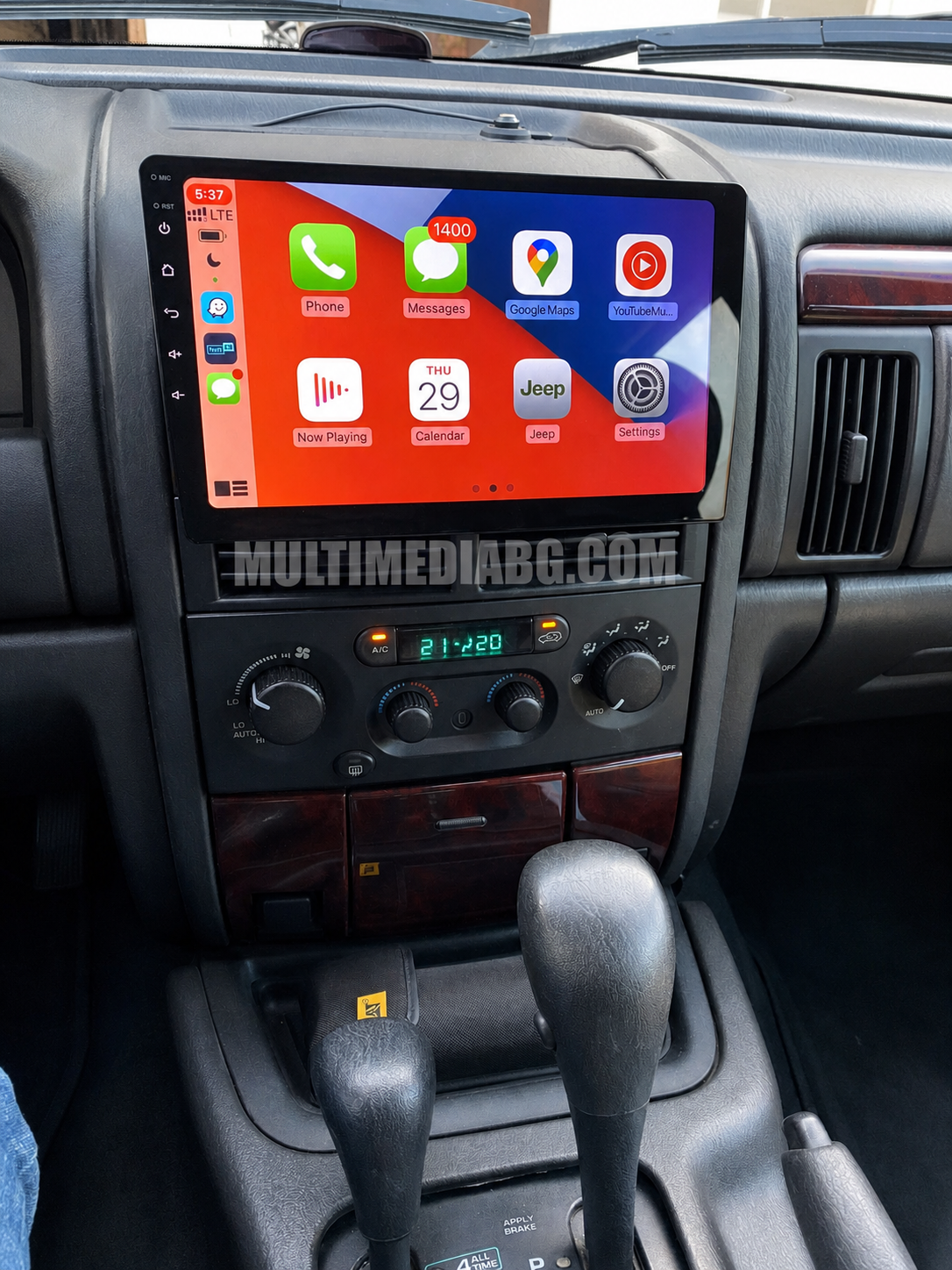 Инсталирана Android мултимедия в Jeep Grand Cherokee 1998-2004, изглед към таблото и екрана