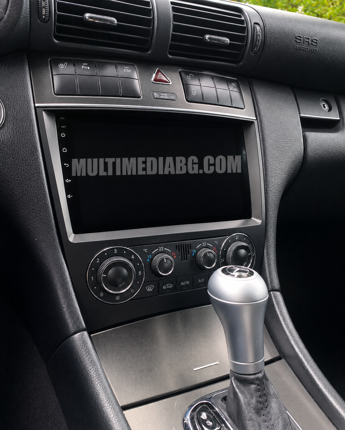 Инсталирана Android мултимедия в Mercedes CLK class W209 2005-2011, изглед към таблото и екрана