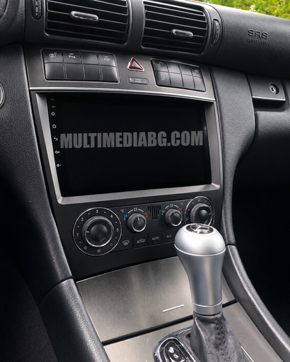 Инсталирана Android мултимедия в Mercedes CLK class W209 2005-2011, изглед към таблото и екрана