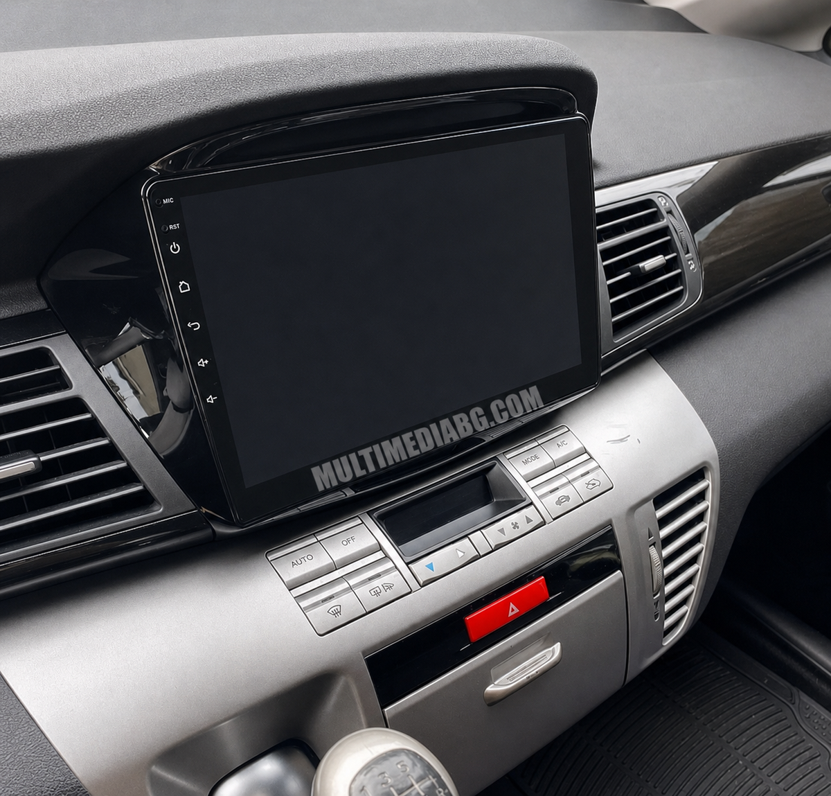 Android навигация, монтирана в таблото на Honda FRV 2004-2009, изглед към централната конзола