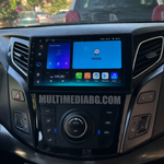 Android навигация, монтирана в таблото на Hyundai i-40 2012-2016, изглед към централната конзола