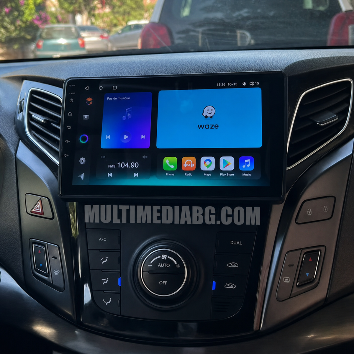 Android навигация, монтирана в таблото на Hyundai i-40 2012-2016, изглед към централната конзола