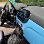 Централното табло на Fiat 500 2007-2015 с инсталирана Android навигация