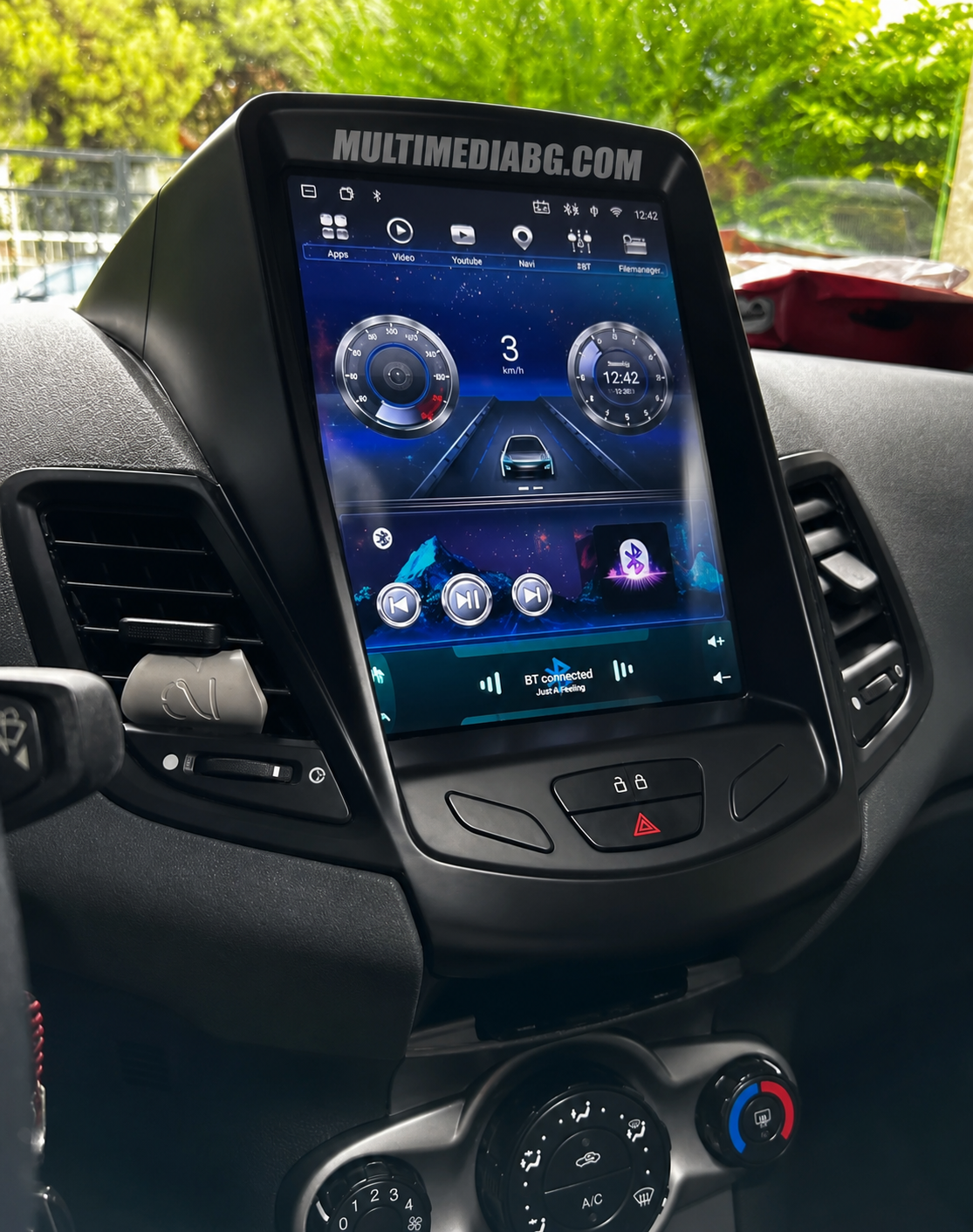 Инсталирана Android мултимедия в Ford Fiesta 2009 - 2016 9.7", изглед към таблото и екрана