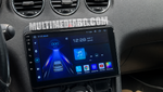 Централното табло на Peugeot 408 2005-2013 с инсталирана Android навигация