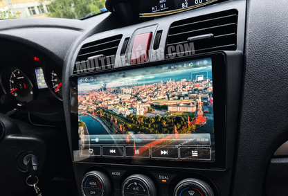 Android навигация, монтирана в таблото на Subaru Forester 2012-2018, изглед към централната конзола