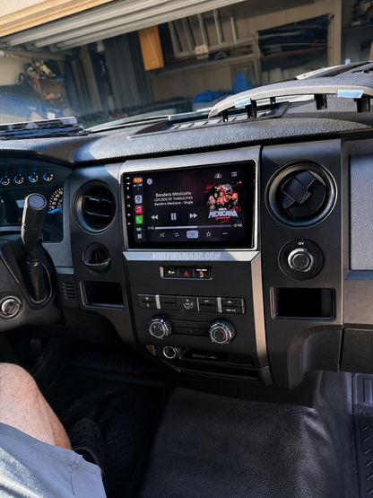 Android навигация, монтирана в таблото на Ford F150 2008 - 2014, изглед към централната конзола
