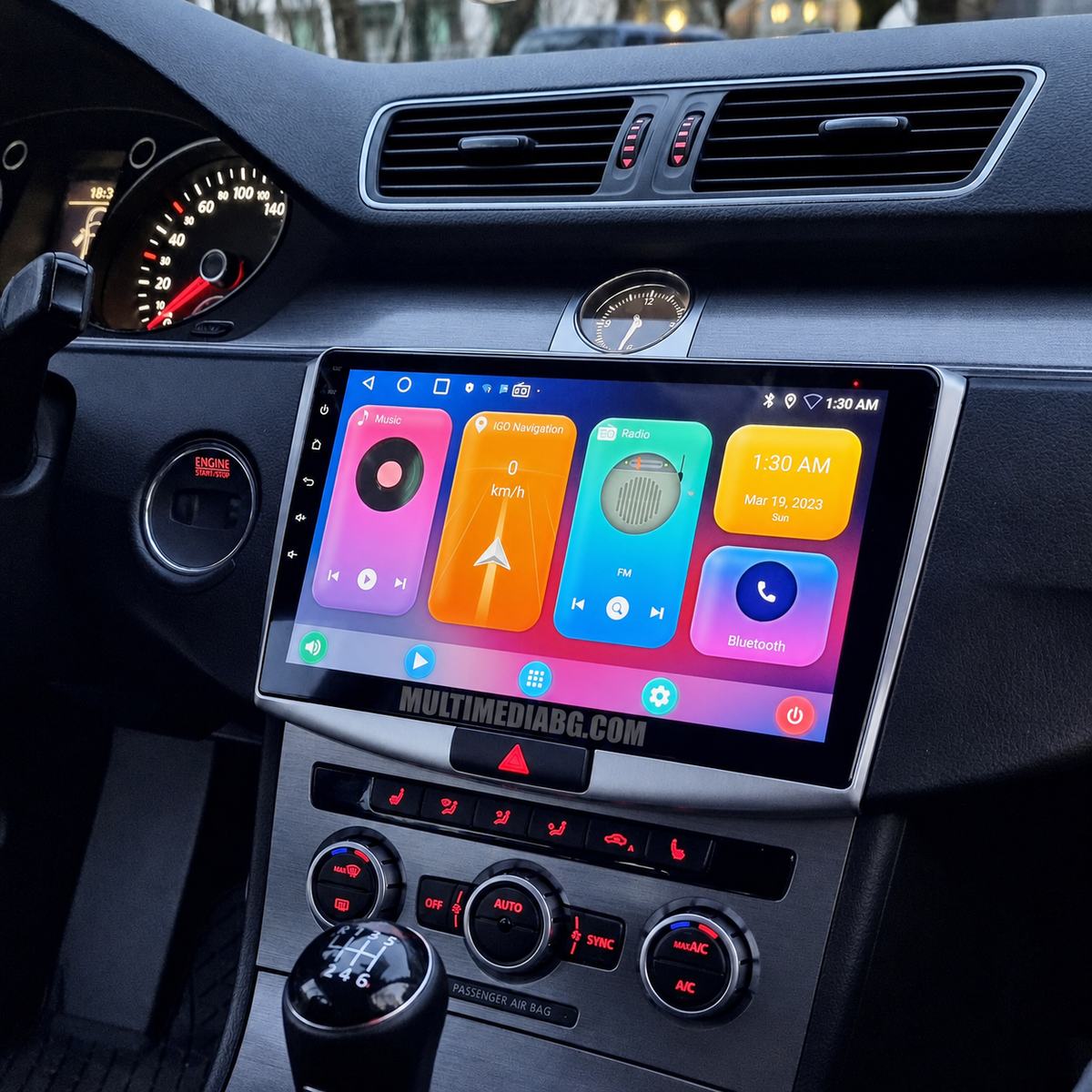 Централното табло на Volkswagen Passat B6 B7 2010-2015 с инсталирана Android навигация