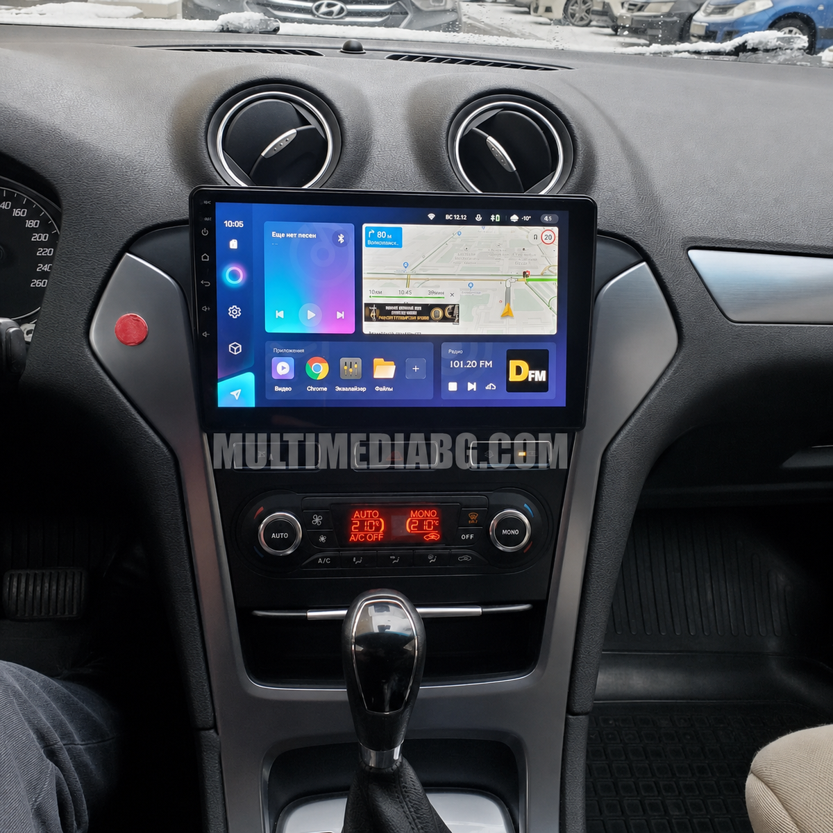 Инсталирана Android мултимедия в Ford Mondeo 2010–2014, изглед към централната конзола.