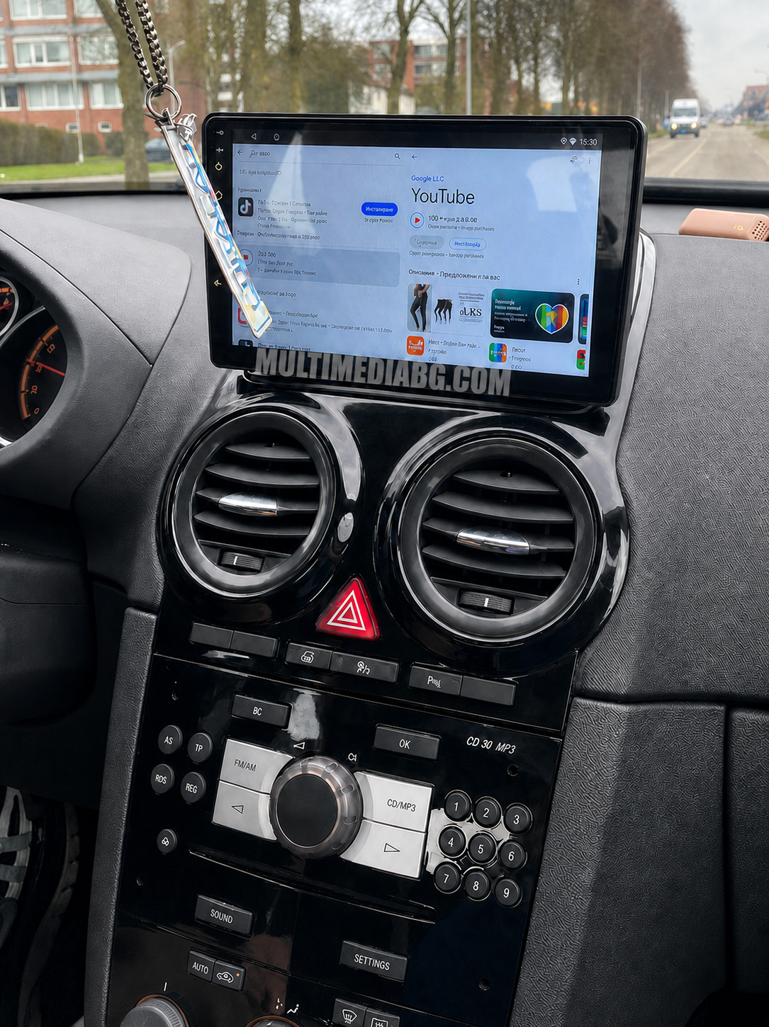 Инсталирана Android мултимедия в Opel Corsa D 2007 - 2012, изглед към таблото и екрана