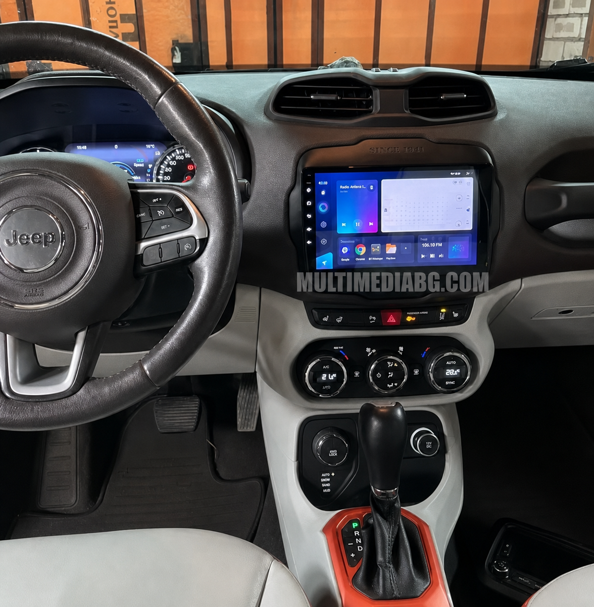 Изглед към монтираната Android мултимедия в Jeep Renegade 2016 - 2020