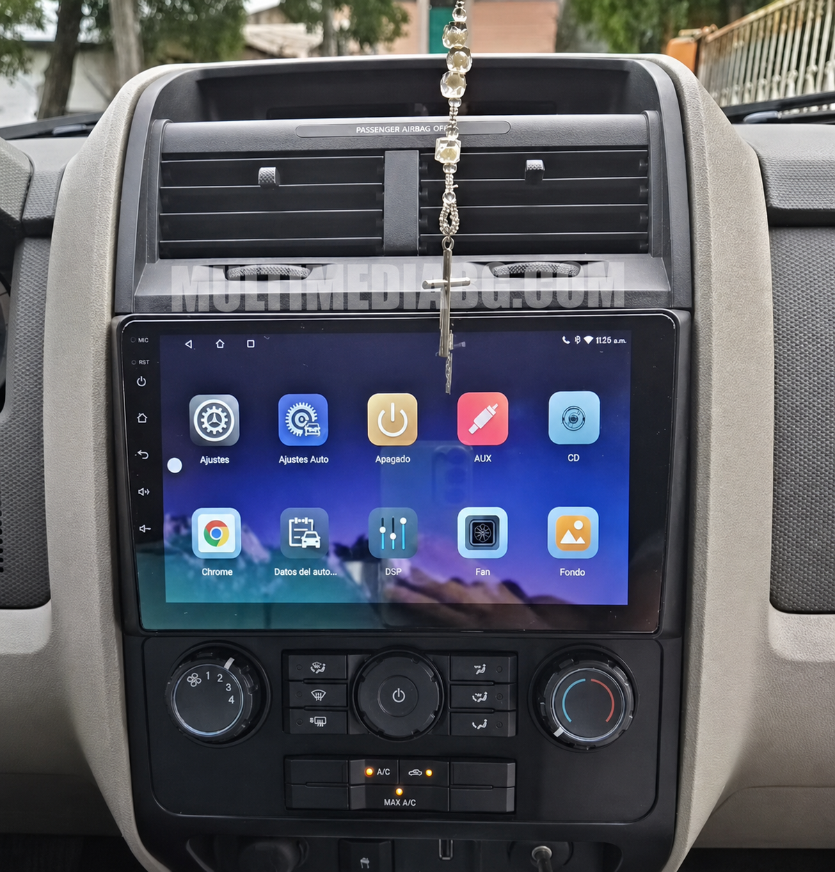 Android навигация в Ford Kuga 2 2007–2012, показана от мястото на водача.