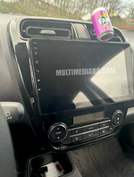 Централното табло на Mitsubishi Space Star 2012 - 2023 с инсталирана Android навигация