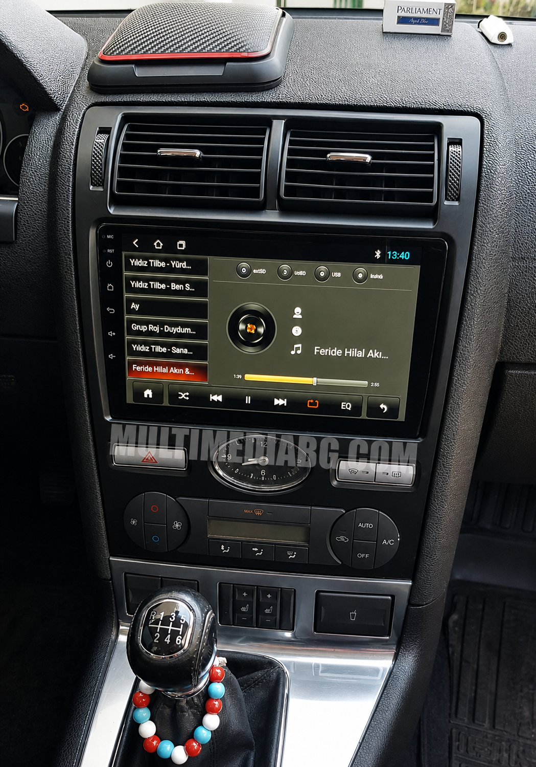 Инсталирана Android мултимедия в Ford Mondeo 3 2004 - 2007, изглед към таблото и екрана