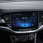 Android навигация, монтирана в таблото на Opel Astra K 2015 - 2019, изглед към централната конзола