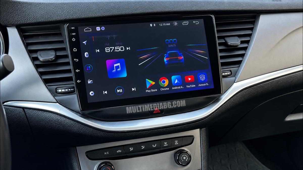 Централното табло на Opel Astra K 2015 - 2019 с инсталирана Android навигация