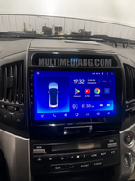 Централното табло на Toyota Land Criuser LC200 2008 - 2015 с инсталирана Android навигация