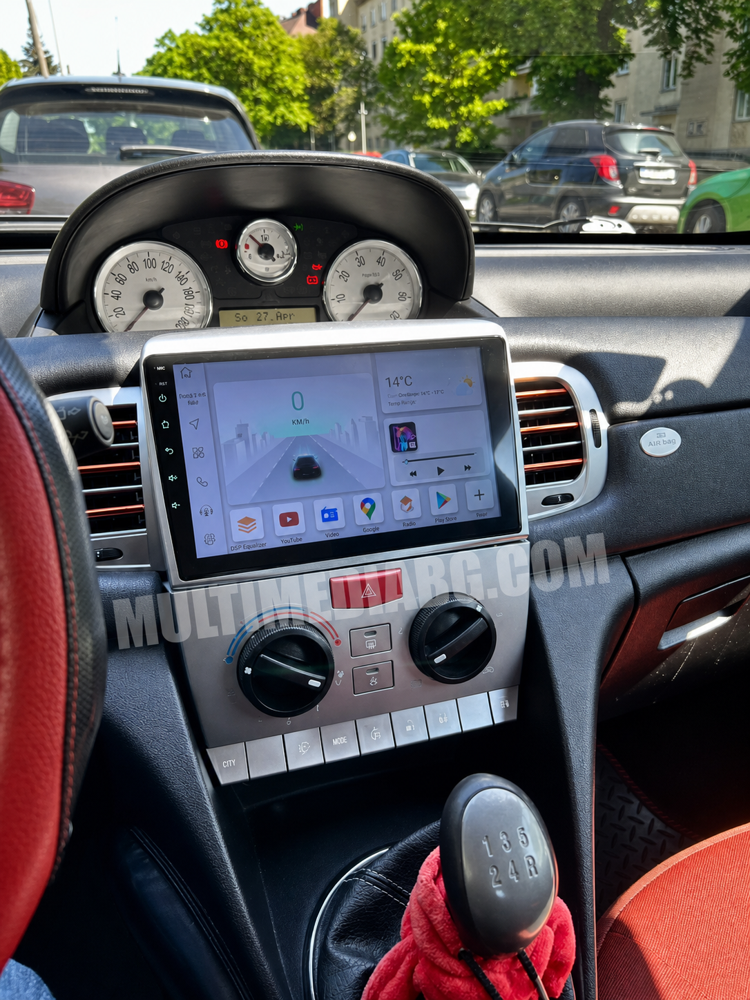 Android навигация, монтирана в таблото на Lancia Ypsilon 2006 - 2011, изглед към централната конзола
