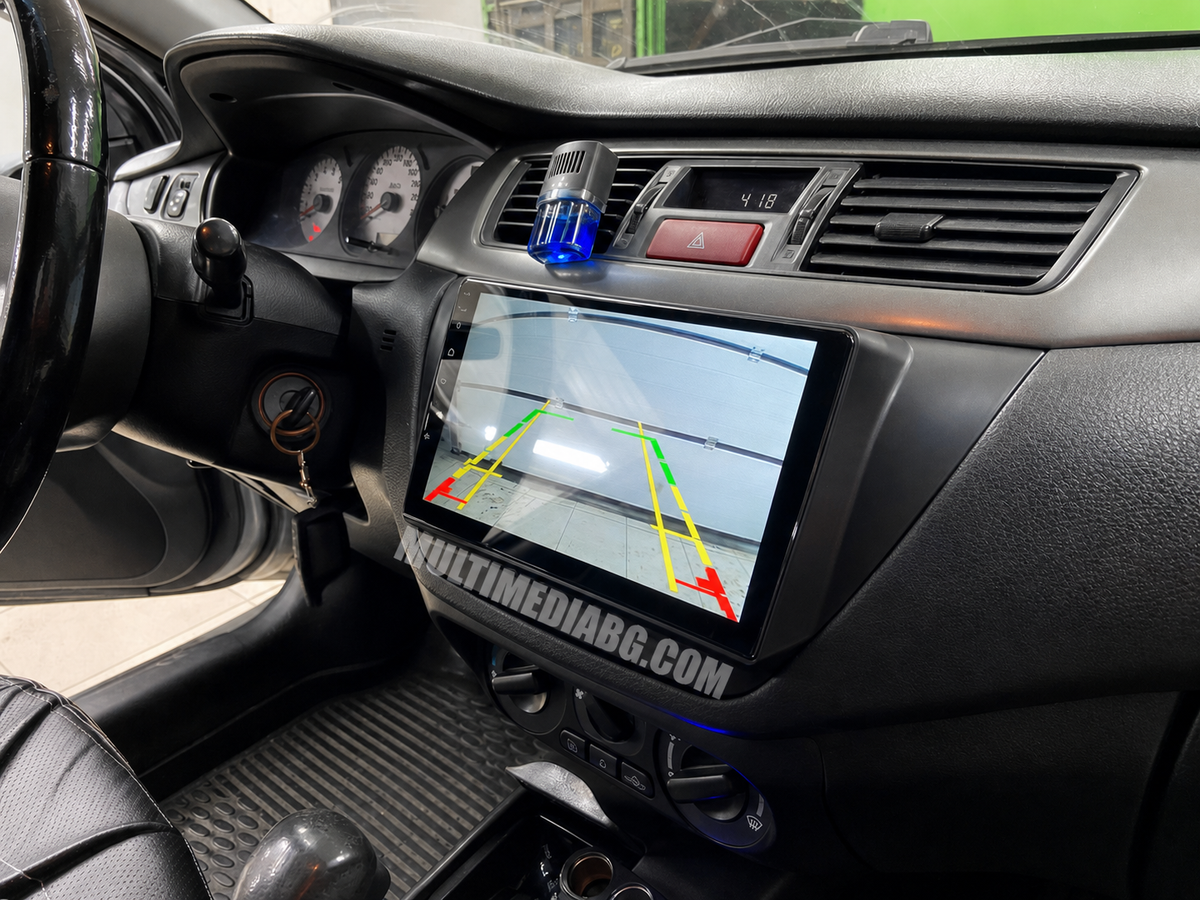 Android навигация, монтирана в таблото на Mitsubishi Lancer 2000 - 2010, изглед към централната конзола