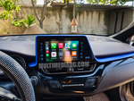Фабричната мултимедия на Toyota C-HR 2016–2019 с включен CarPlay интерфейс.