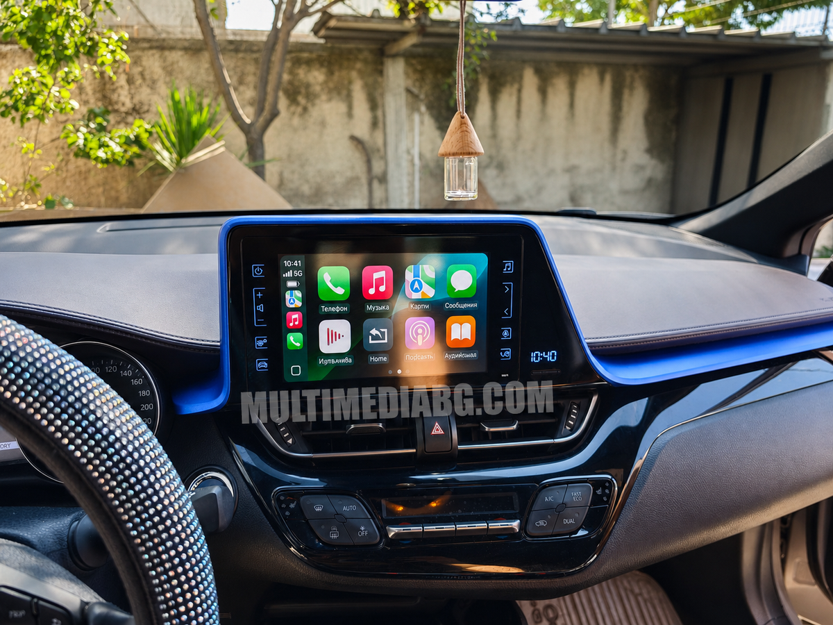 Фабричната мултимедия на Toyota C-HR 2016–2019 с включен CarPlay интерфейс.