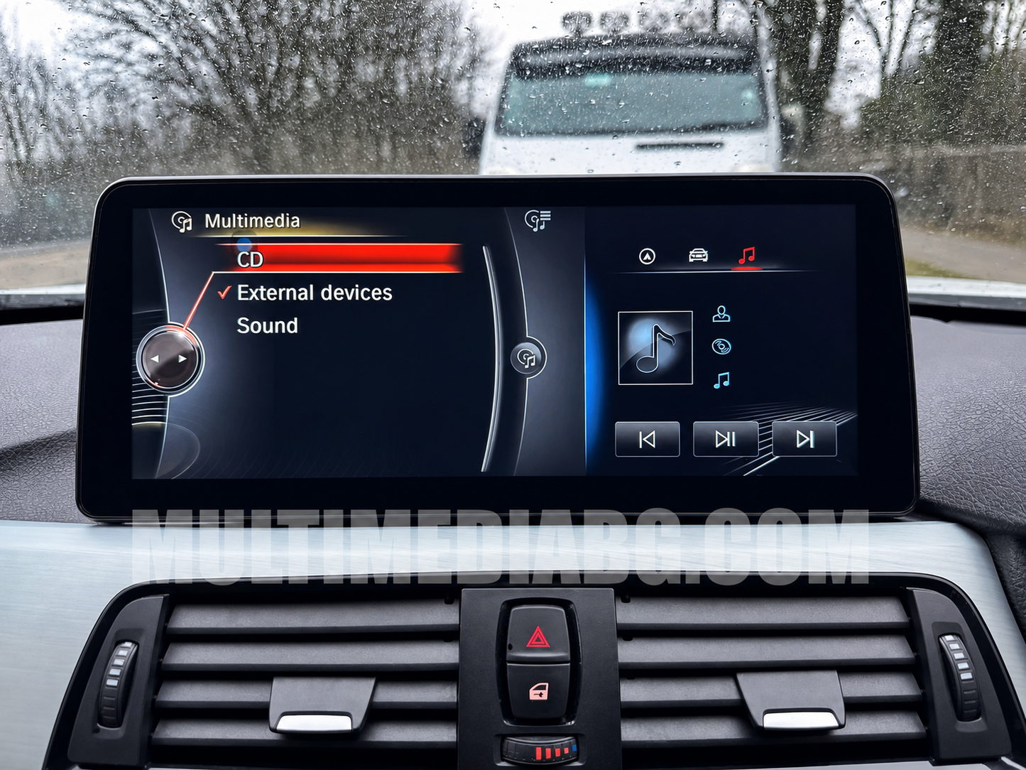 Android навигация в BMW Серия 3 F30/F31 с NBT, показана от мястото на водача.