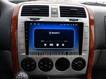 Android навигация, монтирана в таблото на Kia Carnival 2002 - 2006, изглед към централната конзола