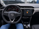 Android навигация, монтирана в таблото на Opel Corsa F 2019–2023 9, изглед към централната конзола
