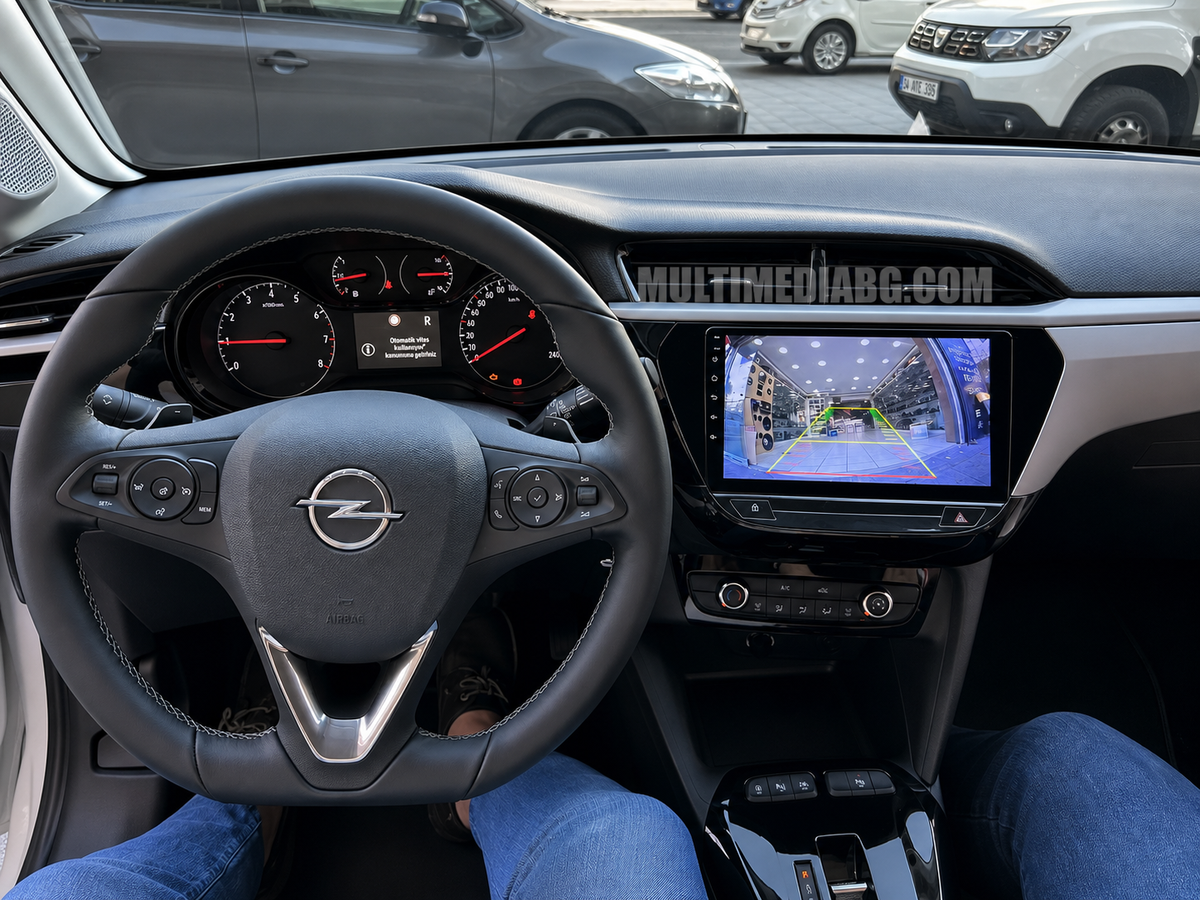 Централното табло на Opel Corsa F 2019–2023 9 с инсталирана Android навигация