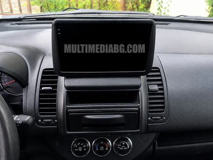 Android навигация, монтирана в таблото на Nissan Note 2005-2012, изглед към централната конзола