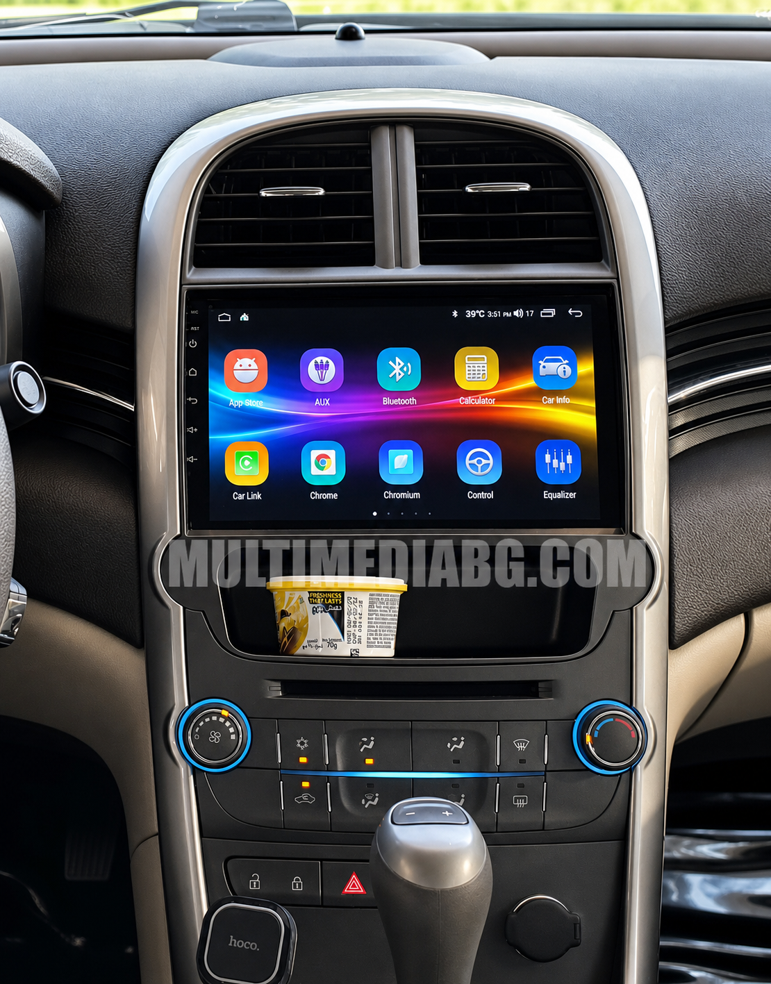 Централното табло на Chevrolet Malibu 2012-2015 с инсталирана Android навигация