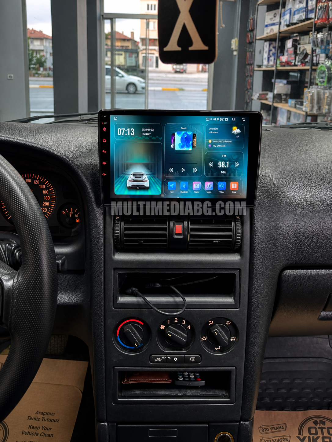 Инсталирана Android мултимедия в Opel Astra (G) 1998-2004, изглед към таблото и екрана