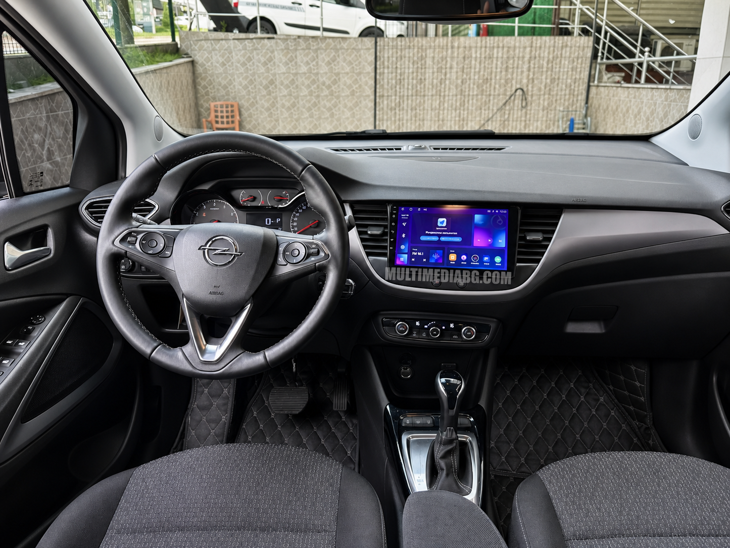 Инсталирана Android мултимедия в Opel Grandland X 2016 - 2020, изглед към таблото и екрана