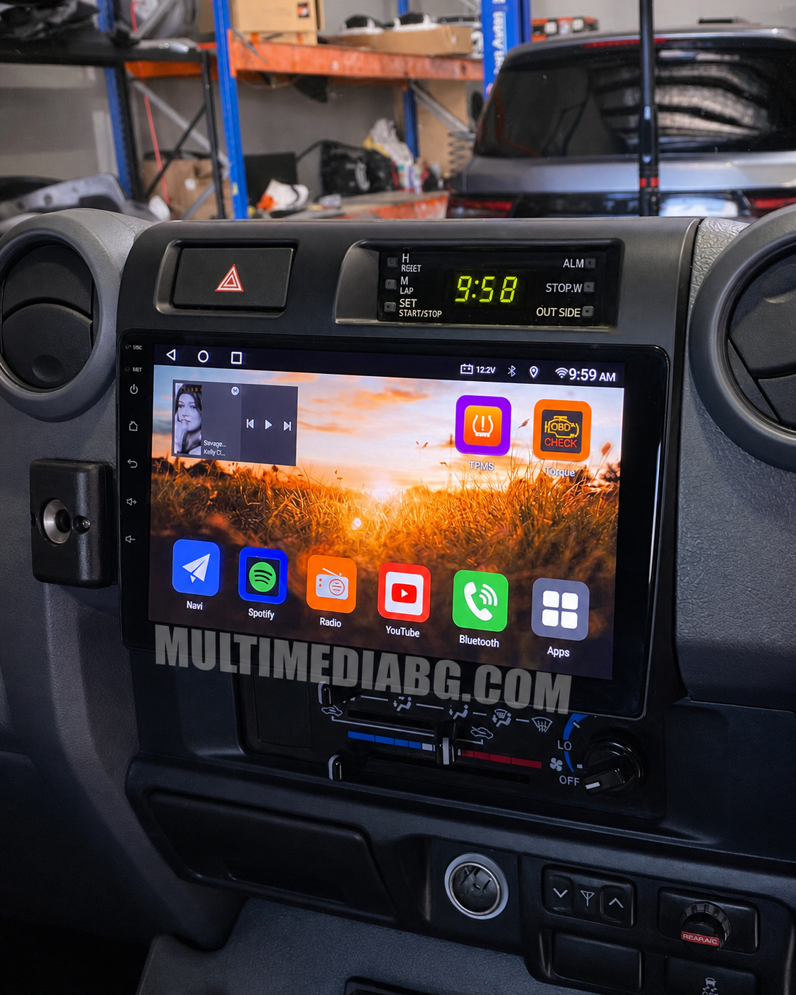 Монтирана Android навигация в Toyota Land Cruiser 70 2007–2023 с меню за приложения