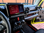 Android навигация, монтирана в таблото на Suzuki Jimny 2018-2023, изглед към централната конзола