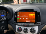 Android навигация, монтирана в таблото на Hyundai Elantra 2007 - 2011, изглед към централната конзола