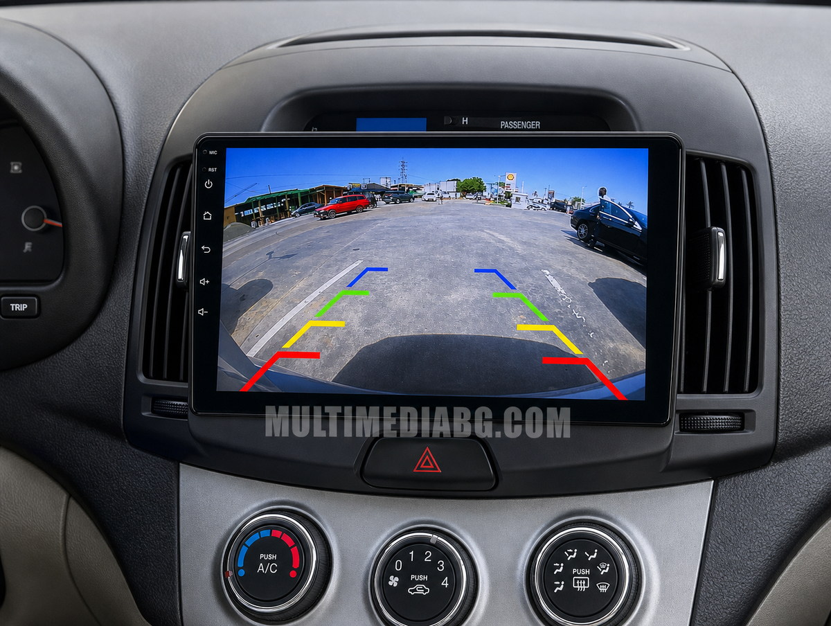 Централното табло на Hyundai Elantra 2007 - 2011 с инсталирана Android навигация