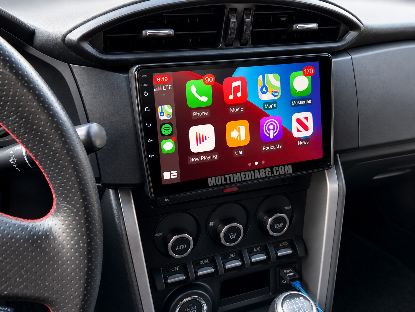 Екранът на монтираната Android мултимедия в Subaru BRZ 2012–2020 с активен интерфейс.