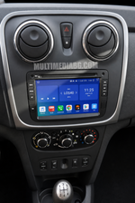 Инсталирана Android мултимедия в Dacia Dokker 2012–2017 7", изглед към централната конзола.