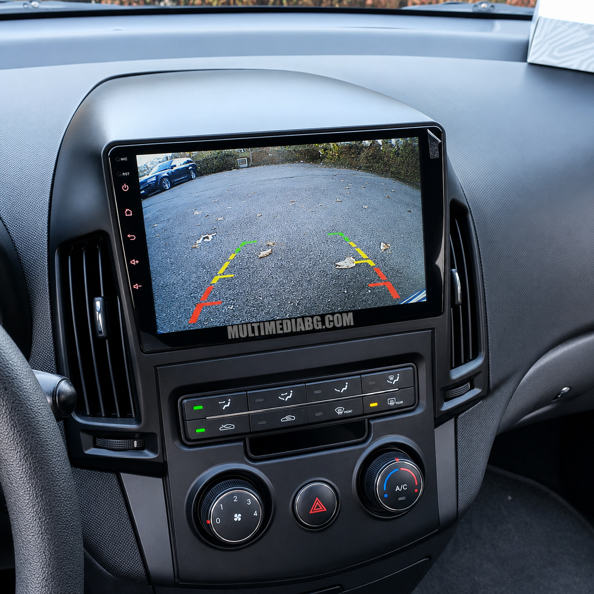 Монтирана Android мултимедия за Hyundai i30 – реален изглед в автомобила – изглед 1