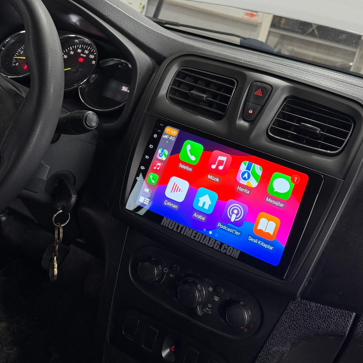 Монтирана Android мултимедия за Dacia Sandero 2 – реален изглед в автомобила – изглед 3