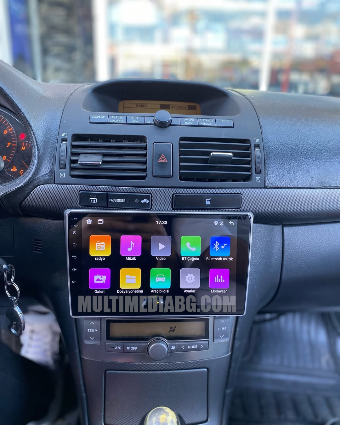 toyota-avensis-t25-navigation-dashboard-install.jpg
